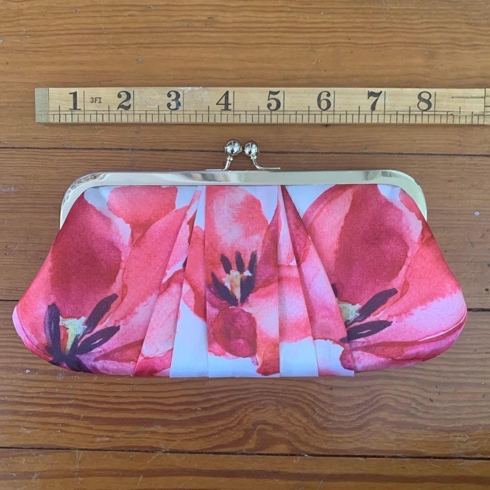 Floral Clutch - Picture 5 of 6